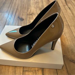Calvin Klein nude pumps sz 9.5